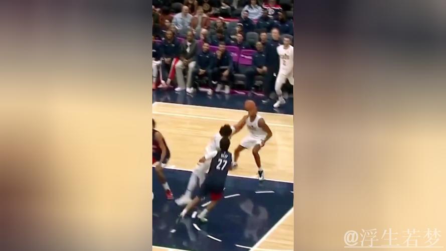 克尼普尔半场砍下17分，三分手感火热命中三记外线